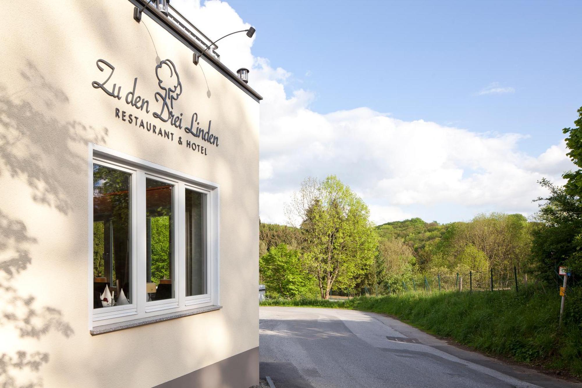 Hotel Zu Den Drei Linden Wermelskirchen Esterno foto