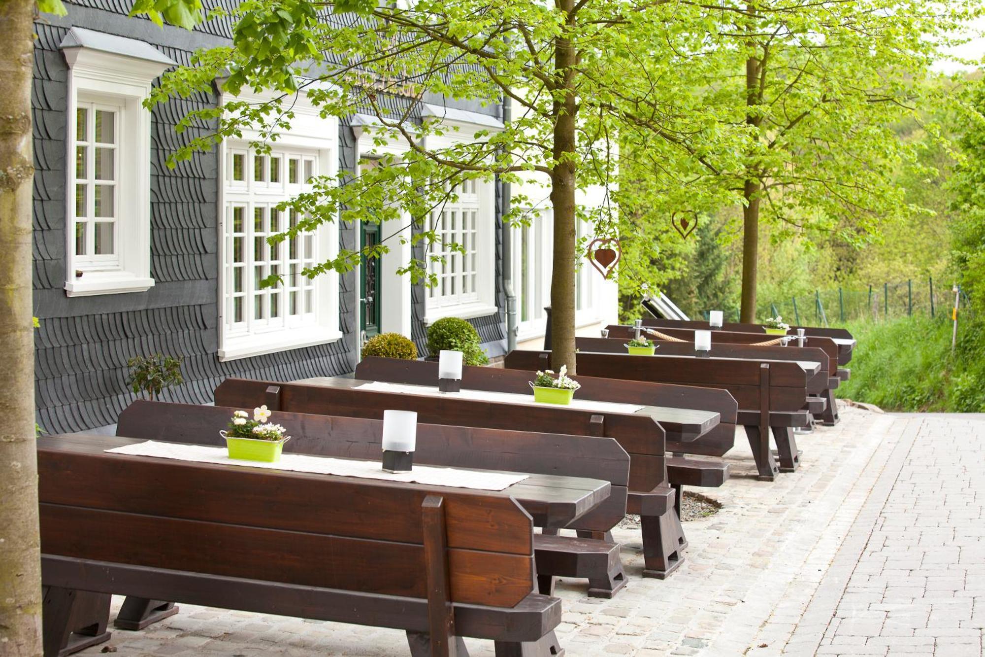 Hotel Zu Den Drei Linden Wermelskirchen Esterno foto