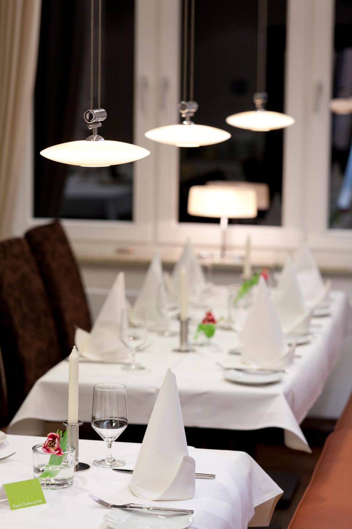 Hotel Zu Den Drei Linden Wermelskirchen Esterno foto